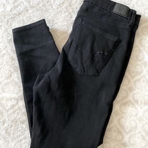 Black skinny jeans.